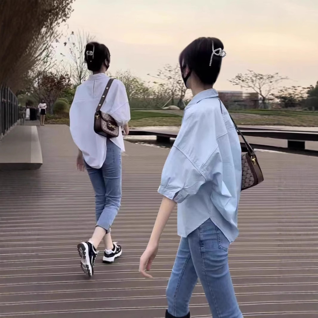 Chemise blanche à demi-manches pour femme d'été 2025 Nouvelle chemise ample, chic et belle veste ample