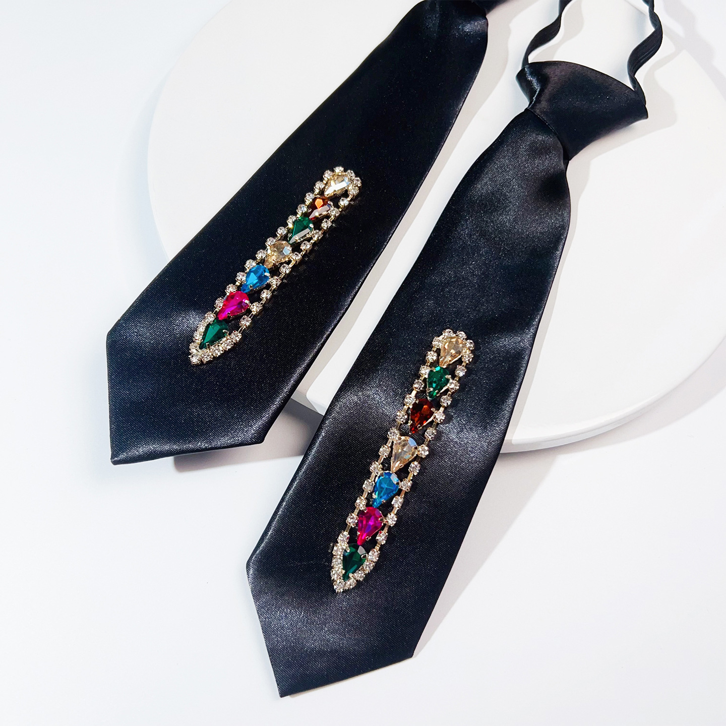 유럽과 미국의 국경 간 맞춤형 트렌드 라인스톤 셔츠 jk 넥타이 디자인 틈새 매듭없는 남성 및 여성 액세서리