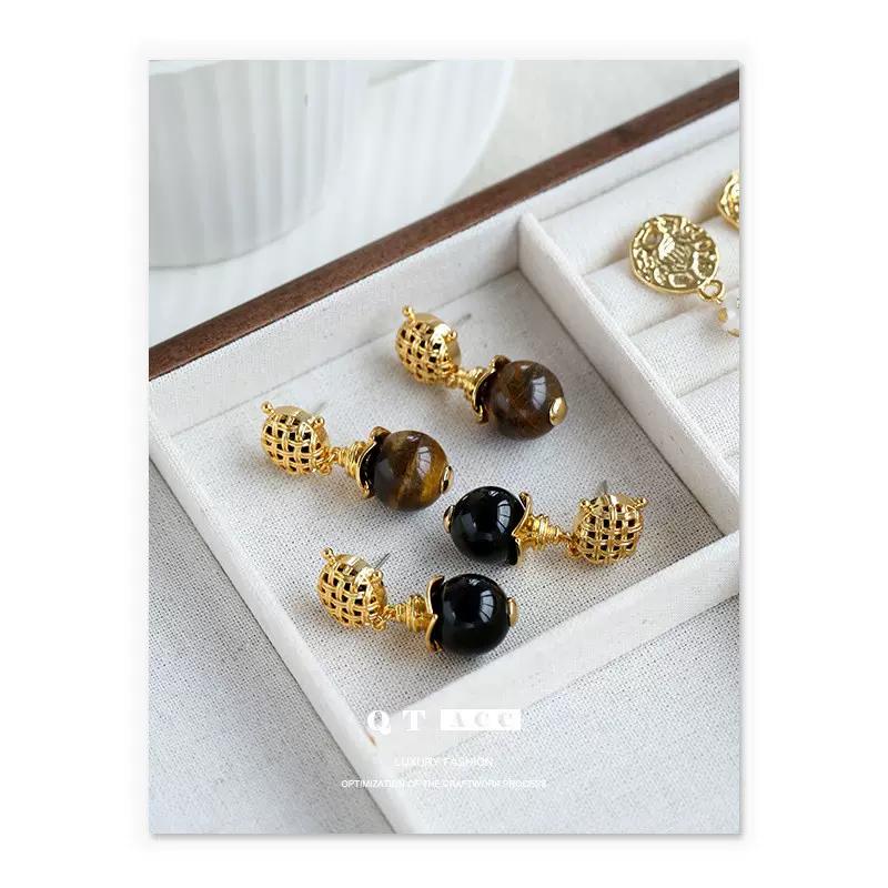 欧美复古宫廷风耳饰高级感虎眼石玛瑙吊坠简约百搭秋冬款精巧耳钉