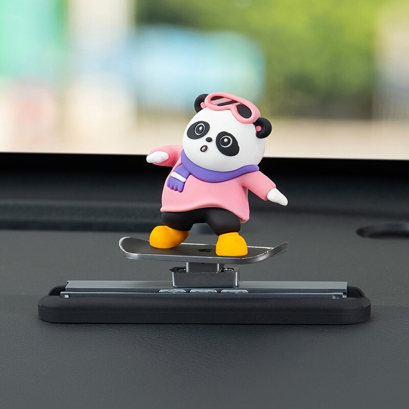 車のスケートボードクマ人形装飾品スライド漫画ダッシュボードスイングクマサスペンドスクリーン装飾品モバイルクマ装飾|undefined