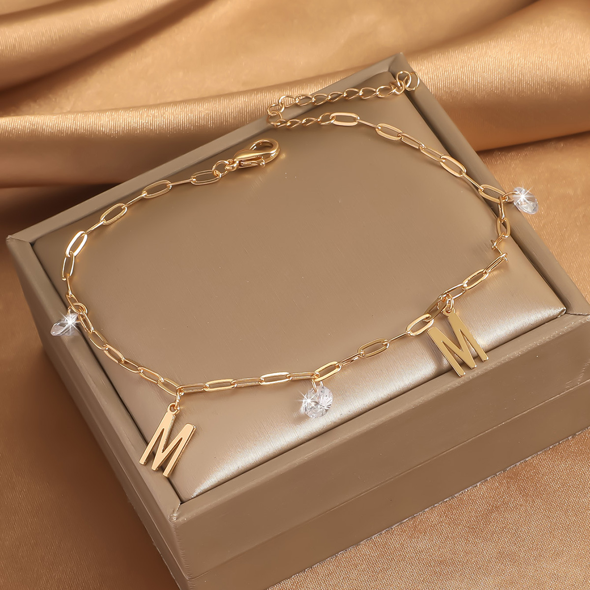 Zircon de cobre Europa y América mariposa transfronteriza amor colgante cadena de metal tobillas de brillo moda femenina personalidad nicho pie joyería