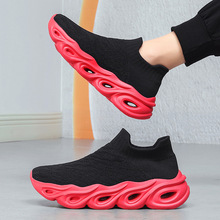 ����Ь����Ь�˶����аٴ�һ�ŵŴ��볱Ь�����EVA���׷���shoes