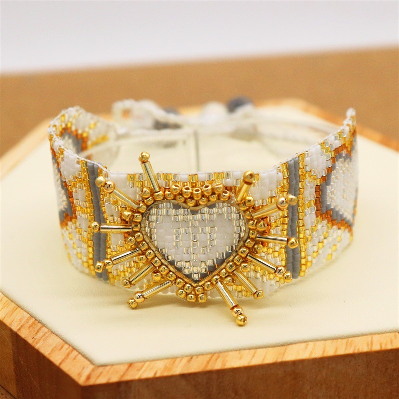 Fashion Heart Shape Glass Beaded Women's Bracelets display picture 2