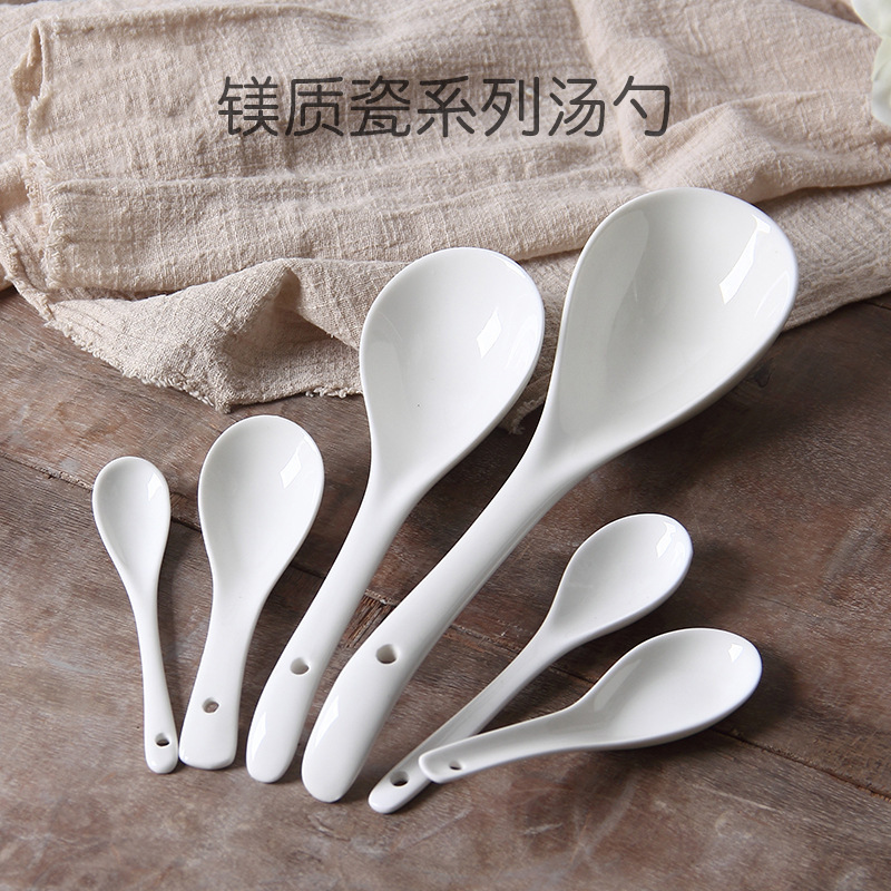 純白陶磁器家庭用の小さいスプーンの長い柄の大きいサイズのスープの商用ホテルのレストランのホテルの陶磁器の食器の骨の磁器のスプーン|undefined