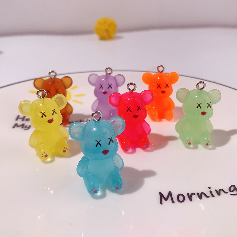 Ventas calientes de luz nocturna violenta estereoscópica osos diy joyas hechas a mano colgantes llaveros pendientes crema pegamento accesorios de caso de teléfono celular