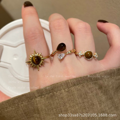 金色太阳花虎眼石戒指女轻奢小众高级感食指戒美拉德叠戴复古指环