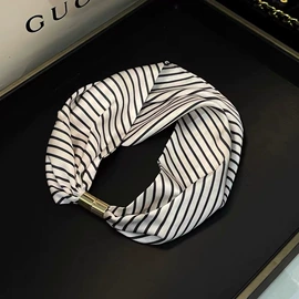 丝巾;围巾;披肩