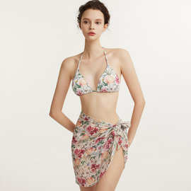 2025新款游泳衣女款树叶印花女士分体比基尼显瘦遮肉温泉度假泳装