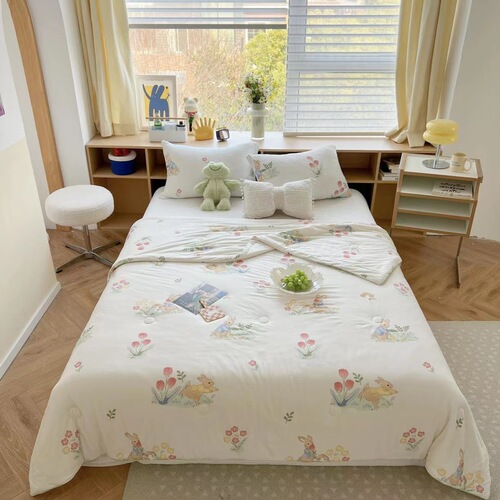 Soft and waxy knitted milk silk air conditioning quilt for girls, cherry summer quilt, cute little fresh summer cool quilt, machine washable thin quilt