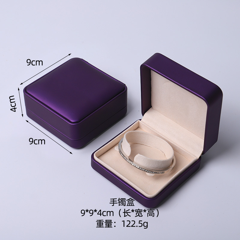 Caja de joyería rosa de alta calidad de cuero pu caja de embalaje de marca de joyería logotipo colgante pulsera collar caja de anillo