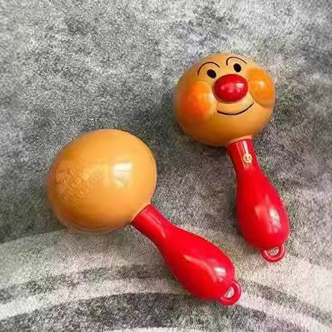 アンパンマンの手で鈴を鳴らします。赤ちゃんのプレゼントはおもちゃの赤ちゃんをなだめます。|undefined