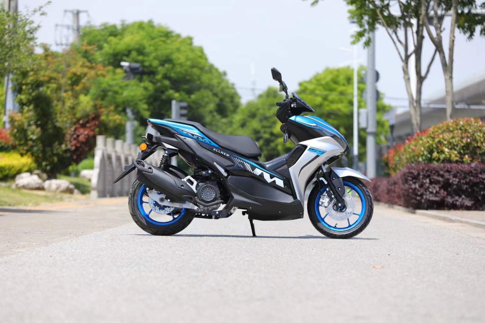 Cross-Border Nvx Fuel Motorcycle Adult Commuting Two-Wheel Scooter Motorcycle Personalized Cool Street Motorcycle