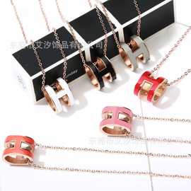 抖音爆款大H椭圆滴油h项链女彩金钛钢保色骨链字母珐琅滴胶吊坠项