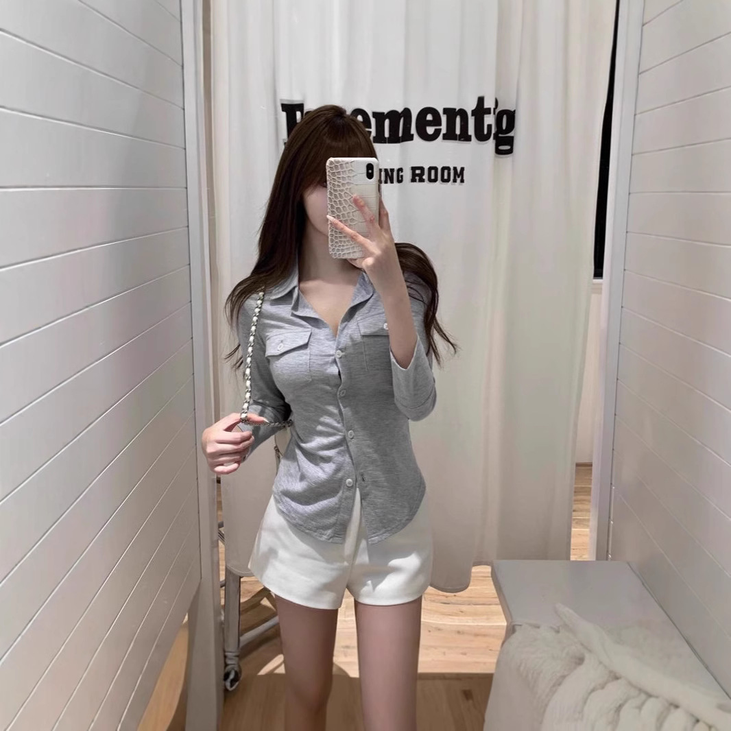 회색