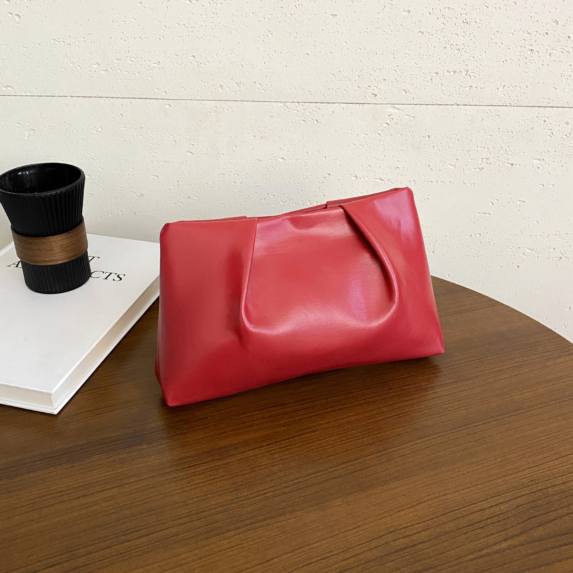 Bolsas de mujer de diseño original de derechos de autor, piratería, bolsas de cena plegables, bolsas de nube, bolsas de mujer transfronterizas.