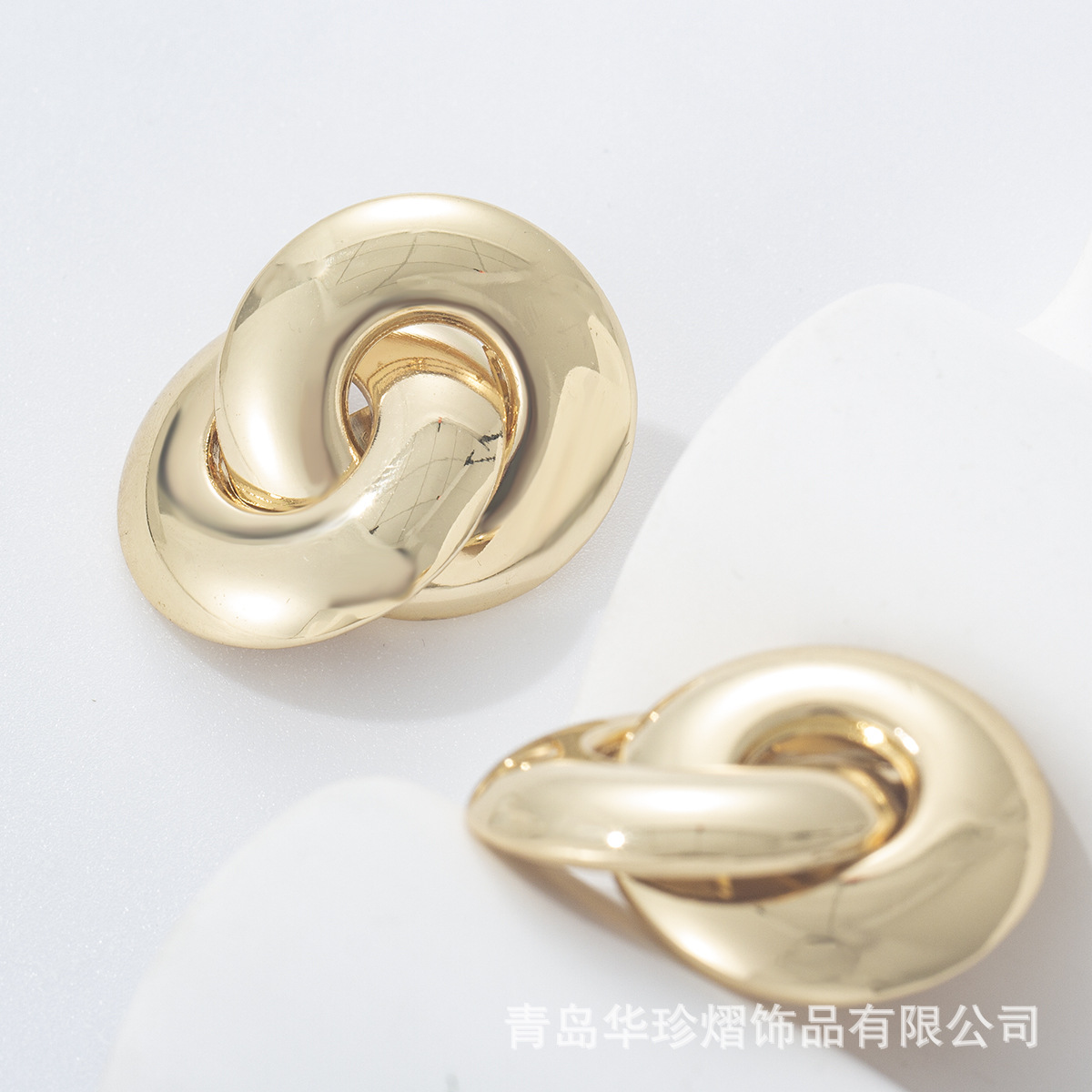 Qingdao jewelry factory fashionable exquisite elegant earrings non-fading geometric high-grade electroplated 18K gold earrings for women