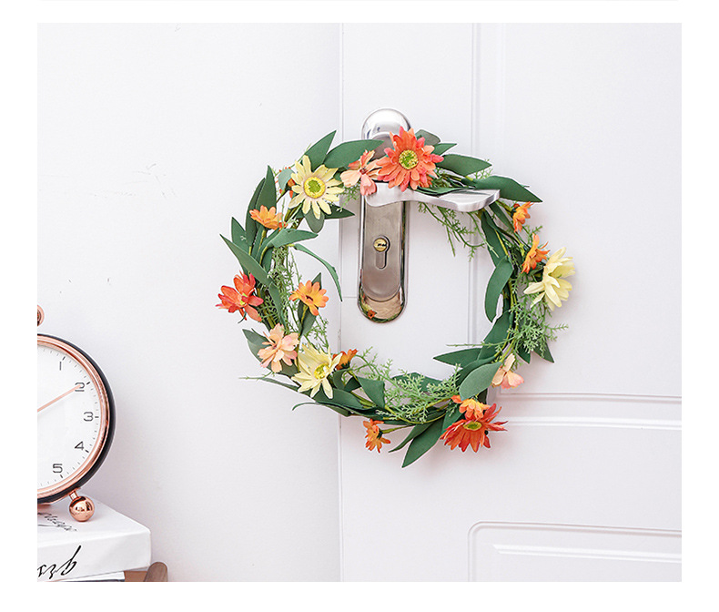 Christmas Small Chrysanthemum Door Hanging Wreath Wholesale Nihaojewelry display picture 4