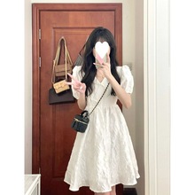 初恋感白色v领法式小个子连衣裙夏季2024新款显瘦气质短裙子