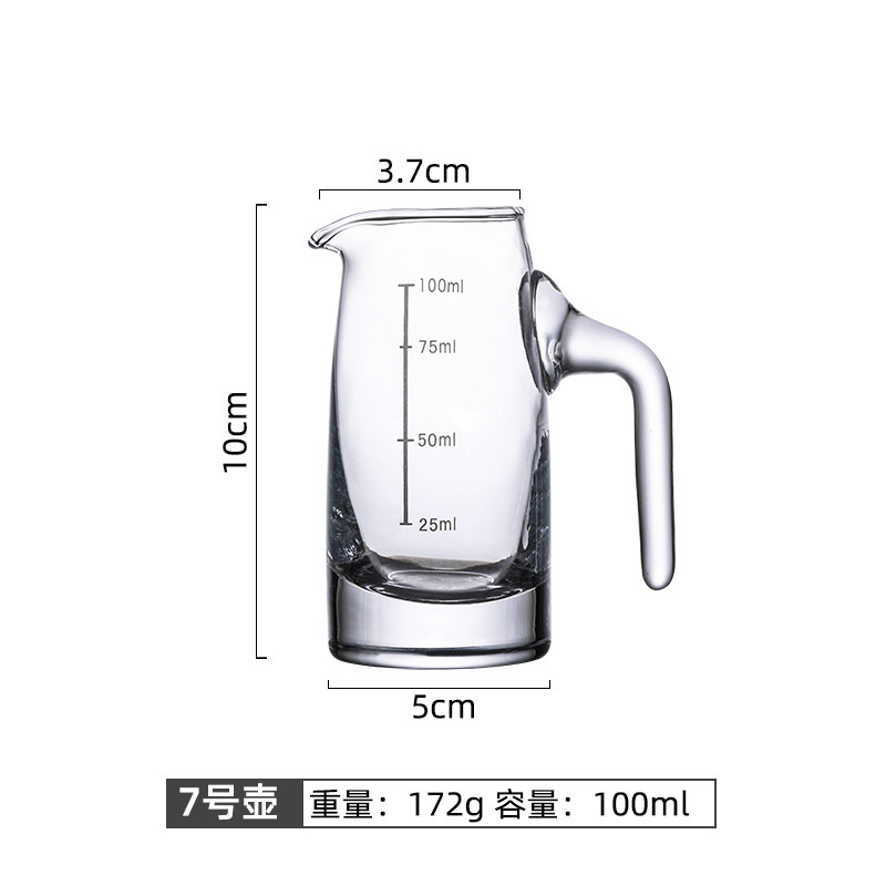 Casa de vidrio y blanco distribuidor de vino con cuchara de vino vino vino tinto y blanco vaso de vino con escala para el hotel