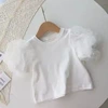 Белая короткая футболка
