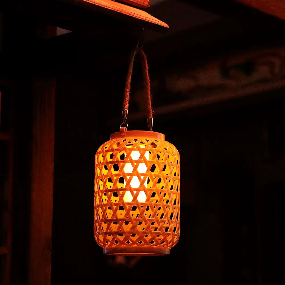 太阳能中式防竹编灯笼春节装饰藤编灯笼阳台花园户外庭院挂灯批发