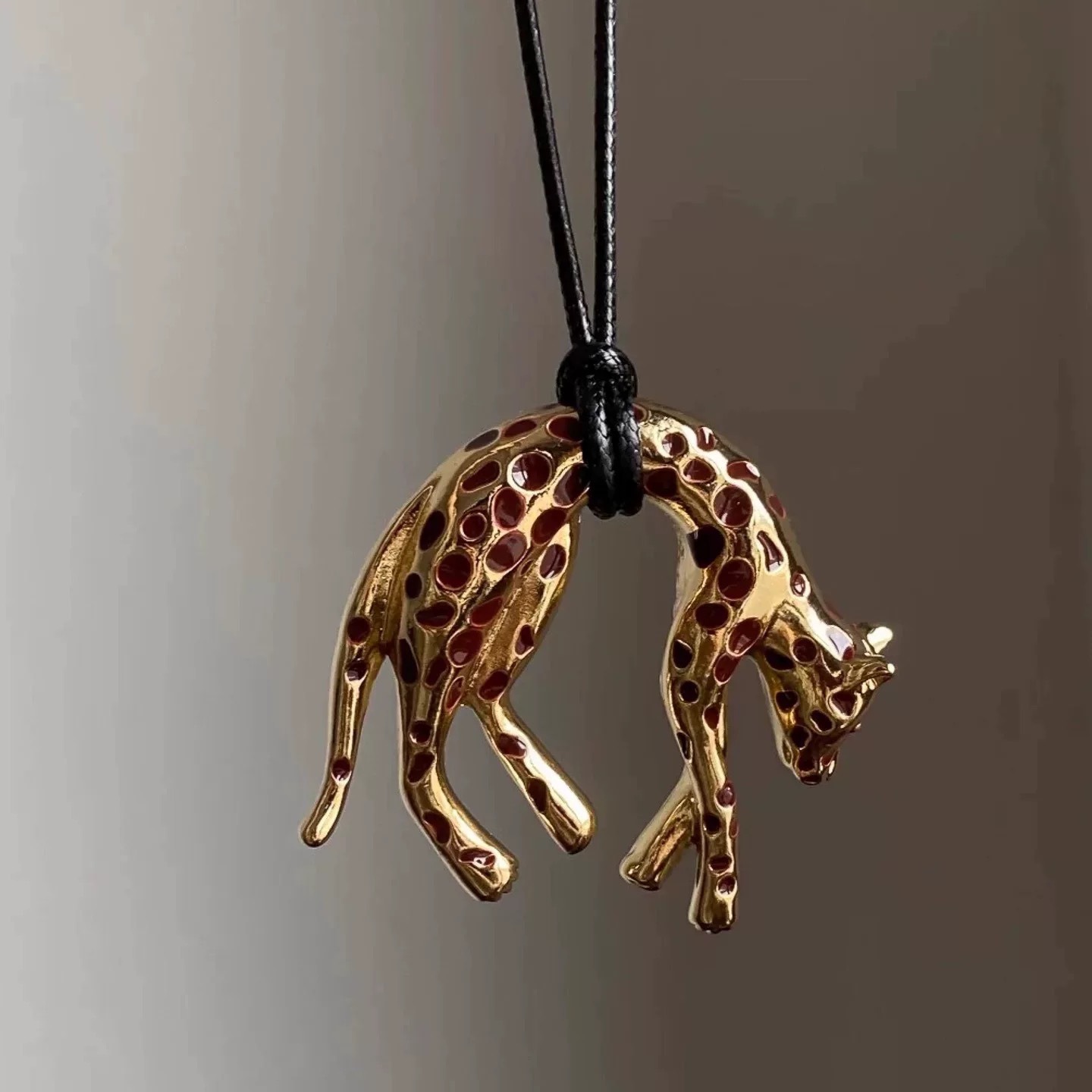 Unique Wild Charm~Vintage Leopard Necklace, Old Money Style Trendy Long Sweater Chain, Stylish Accessory for Trendy Girls