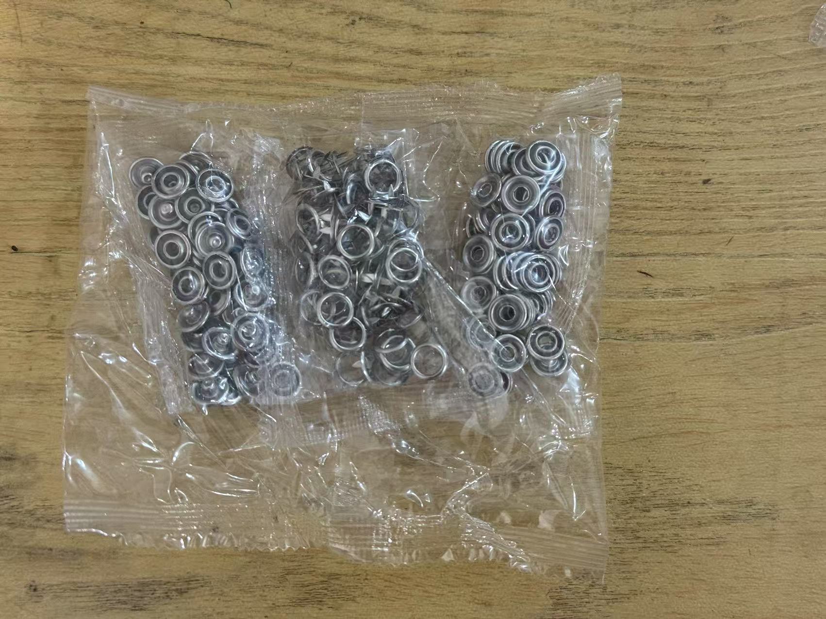 Juego de instalación de hebilla de cinco garras Botón de abrazadera de cinco garras Botón oculto Botón a presión Botón hembra Botón sin costura Botón transfronterizo de cinco garras