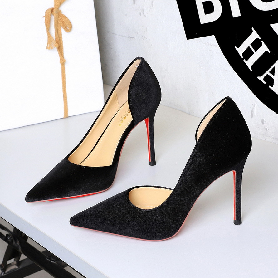 European Style Velvet Stiletto Court Shoes With Pointed Toe_voghion.com