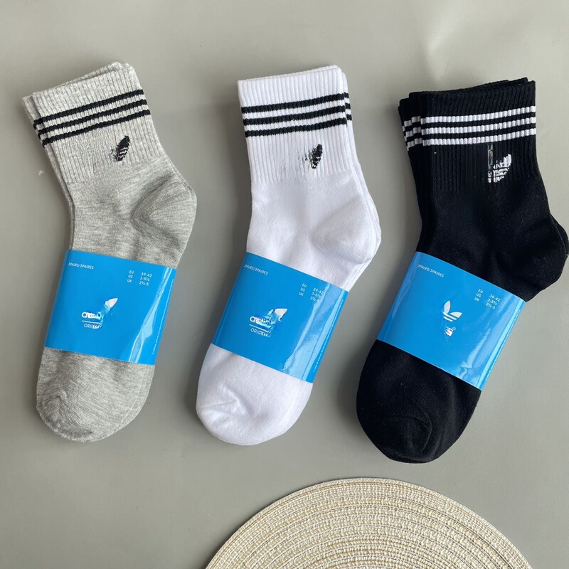 Export foreign trade Suwandi Clover four-season sports socks, Das mid-calf socks, three pairs per pack, running training socks Export foreign trade Suwandi Clover four-season sports socks, Das mid-calf socks, three pairs per pack, running training socks