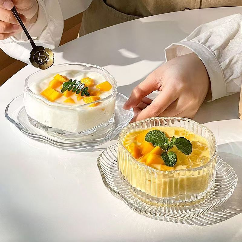 Trendy, asymmetrical dessert bowl set with a high-end aesthetic, featuring cloud-shaped glass bowls and creative designs, perfect for serving sweet treats, silver ear mushrooms, or as breakfast bowls