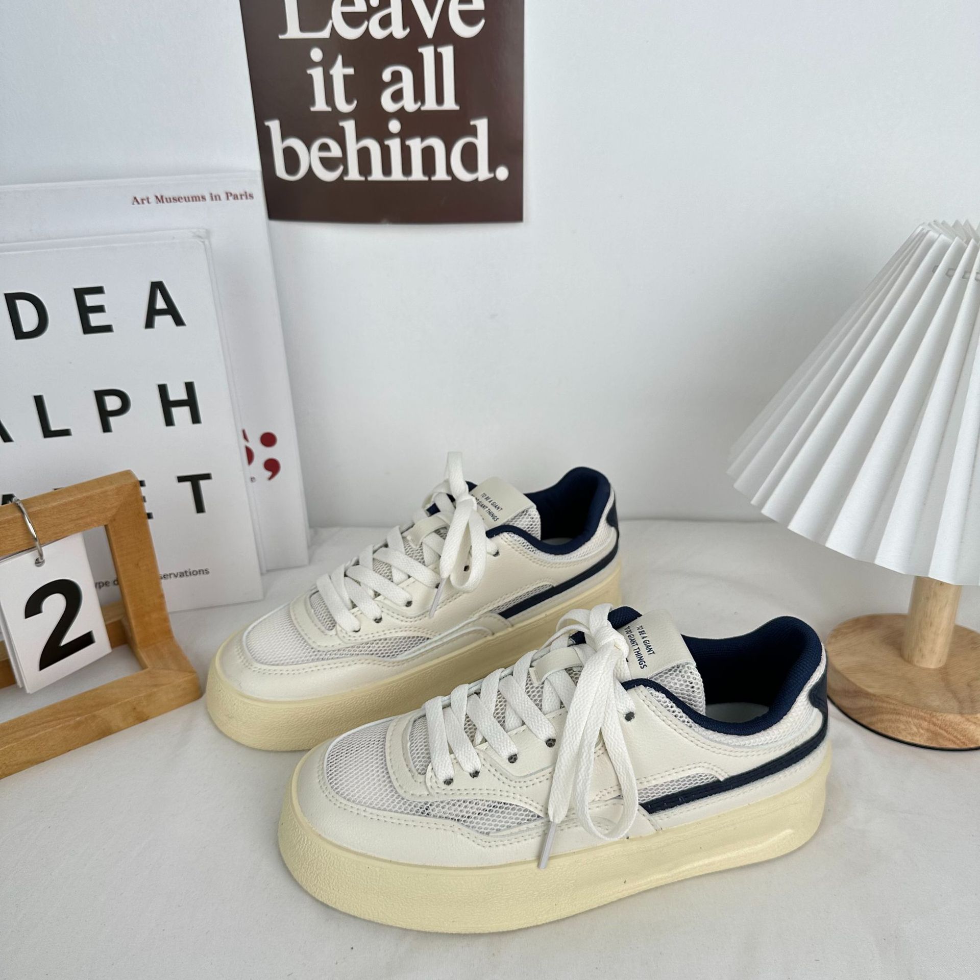 Yuanbo 2024 primavera y verano malla transpirable zapatos blancos de mujer coreana versátil Harajuku zapatos de lona deportivos zapatos de skate casuales