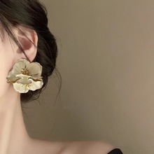 轻奢高级感立体滴釉花朵耳饰耳夹女法式复古小众设计感无耳洞耳环