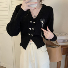 韓系風chic小熊雙排扣v領短款黑色高級毛衣愛心貼布設計針織開衫