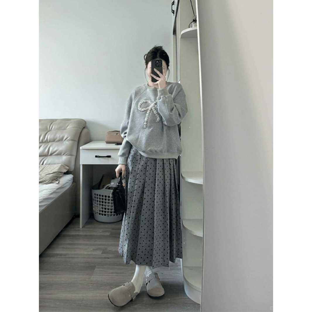 大码胖复古灰色蝴蝶结卫衣设计感高腰百褶波点半身裙秋季套装女