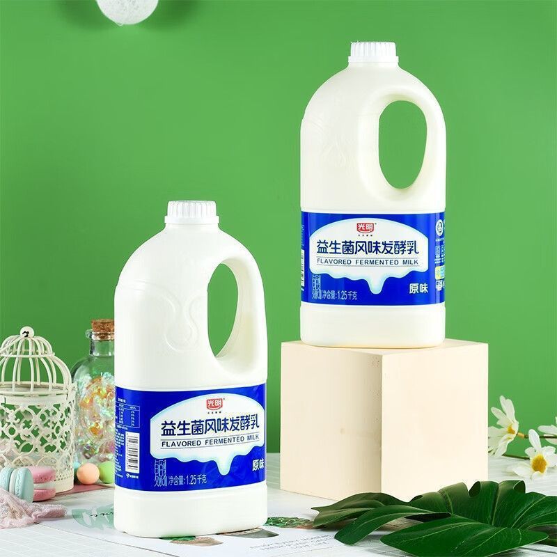光明ヨーグルト1.25大桶にプロバイオティクス風味発酵乳原味ヨーグルト低温ミルクを入れた|undefined