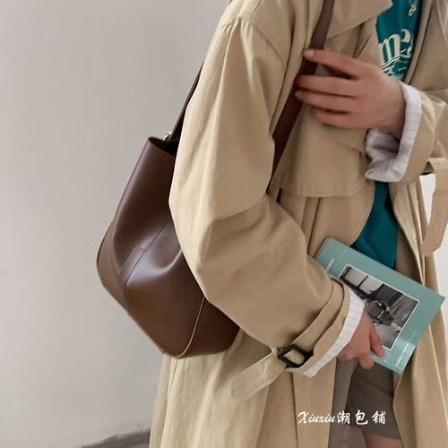 Stylish and Versatile Large Capacity Bucket Bag for Women - Spring Retro Water Bucket Bag - Student School Crossbody Bag - Tuoyu Kang