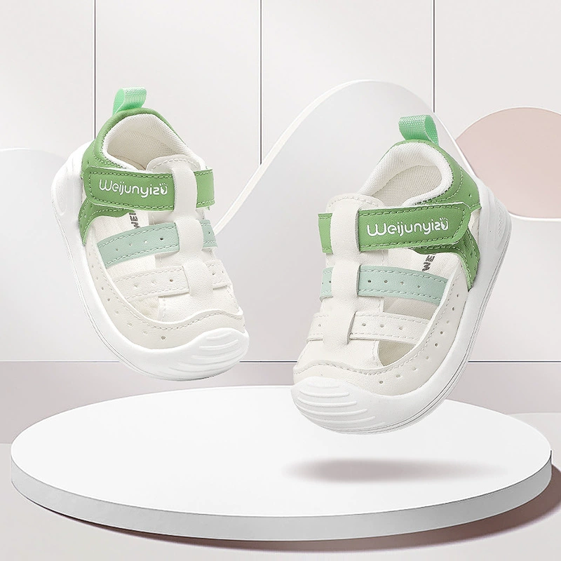 2024 Новая детская обувь для мальчиков и девочек, летняя противоскользящая детская обувь на мягкой подошве для маленьких и средних детей, дышащие сандалии с сеткой