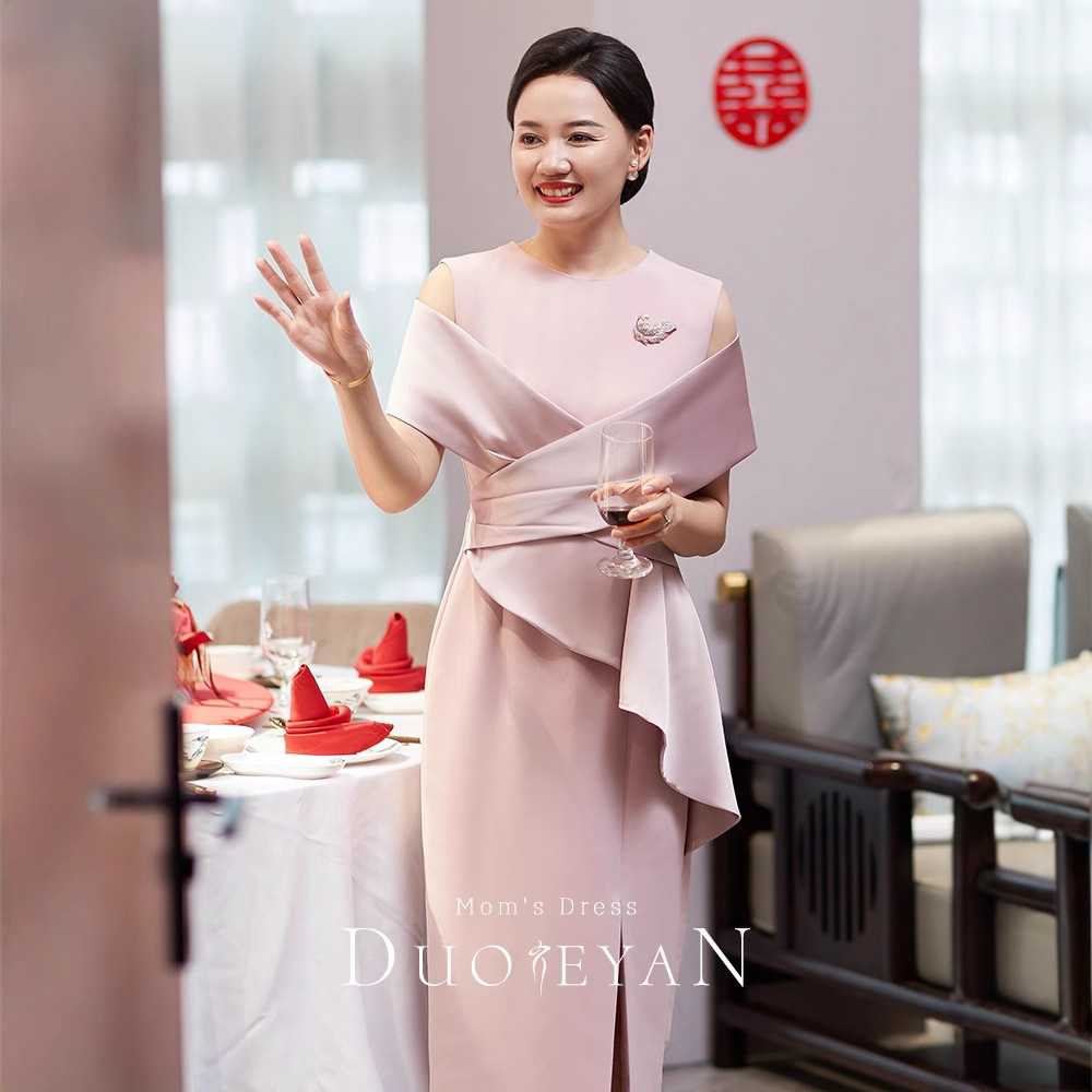 Vestido de madre vestido de novia occidental 2024 Nuevo temperamento coreano Rosa joven suegra boda banquete cheongsam