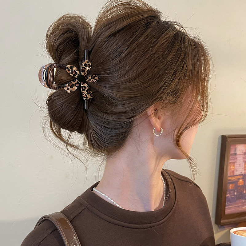 Elegant Leopard Print Flower Hair Clip for Women, High-End Large Hairpin for Updo on the Back of the Head, Shark Clip Hair Accessory Elegant Leopard Print Flower Hair Clip for Women, High-End Large Hairpin for Updo on the Back of the Head, Shark Clip Hair Accessory