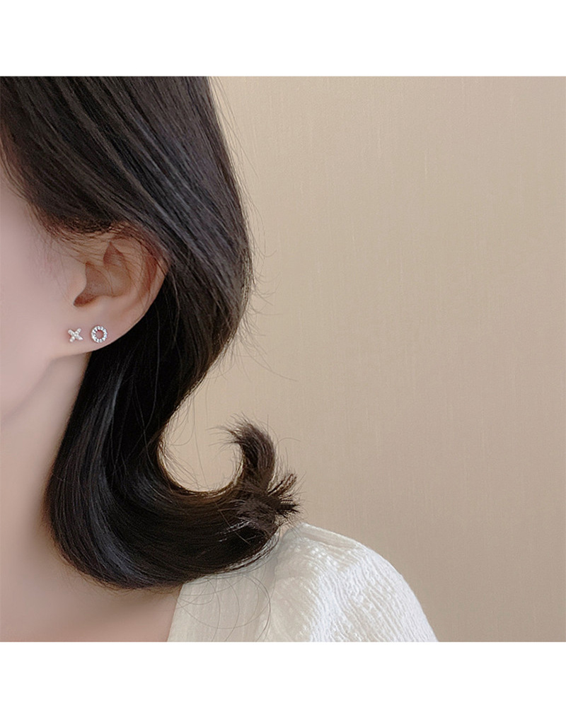 Simple Style Letter Copper Plating Zircon Ear Studs 1 Pair