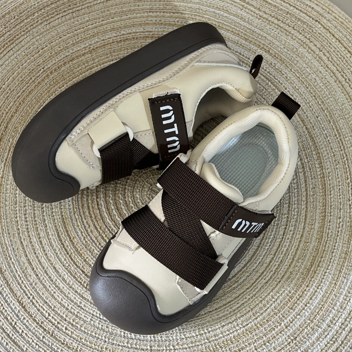 Children's shoes for early age for men and women, universal sneakers for leisure, soft sole, autumn, trend of season