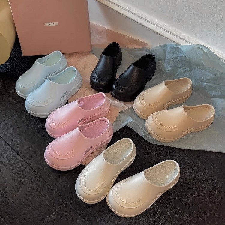 Spring and Summer Hot Style ~ Eva Waterproof and Height-Increasing Slip-On Thick-Soled Clogs for Women, Chef Shoes, Closed-Toe Mules