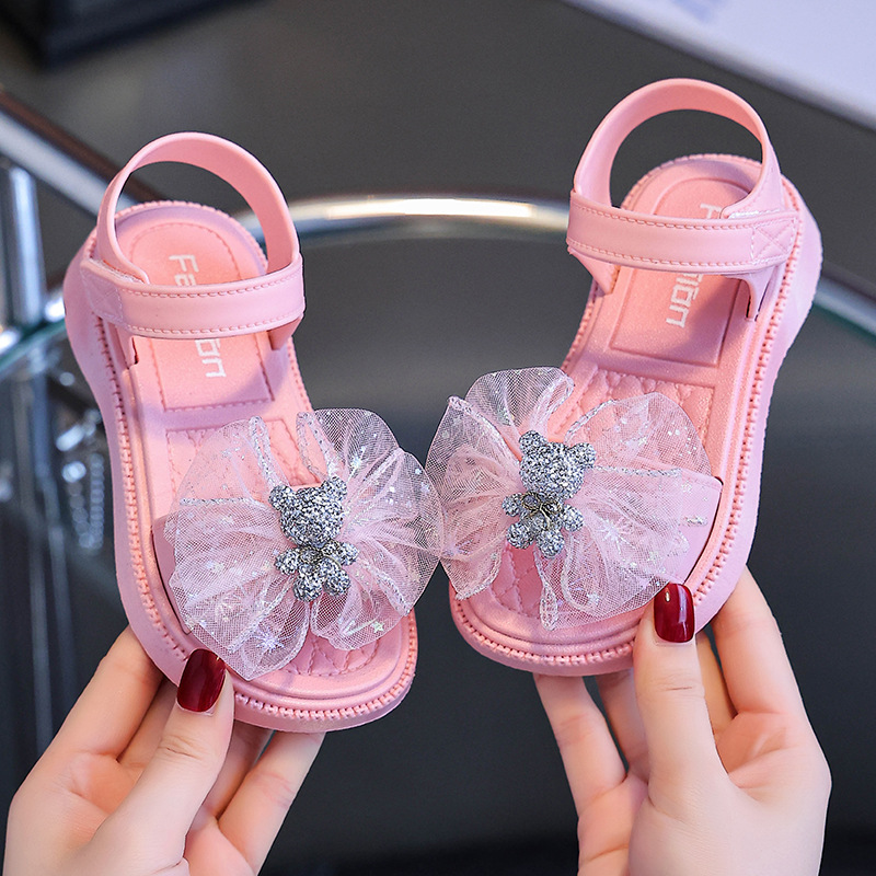 Zapatos de niñas princesa sandalias de verano 2024 nuevas niñas pequeñas zapatos de playa de suela suave para niños grandes