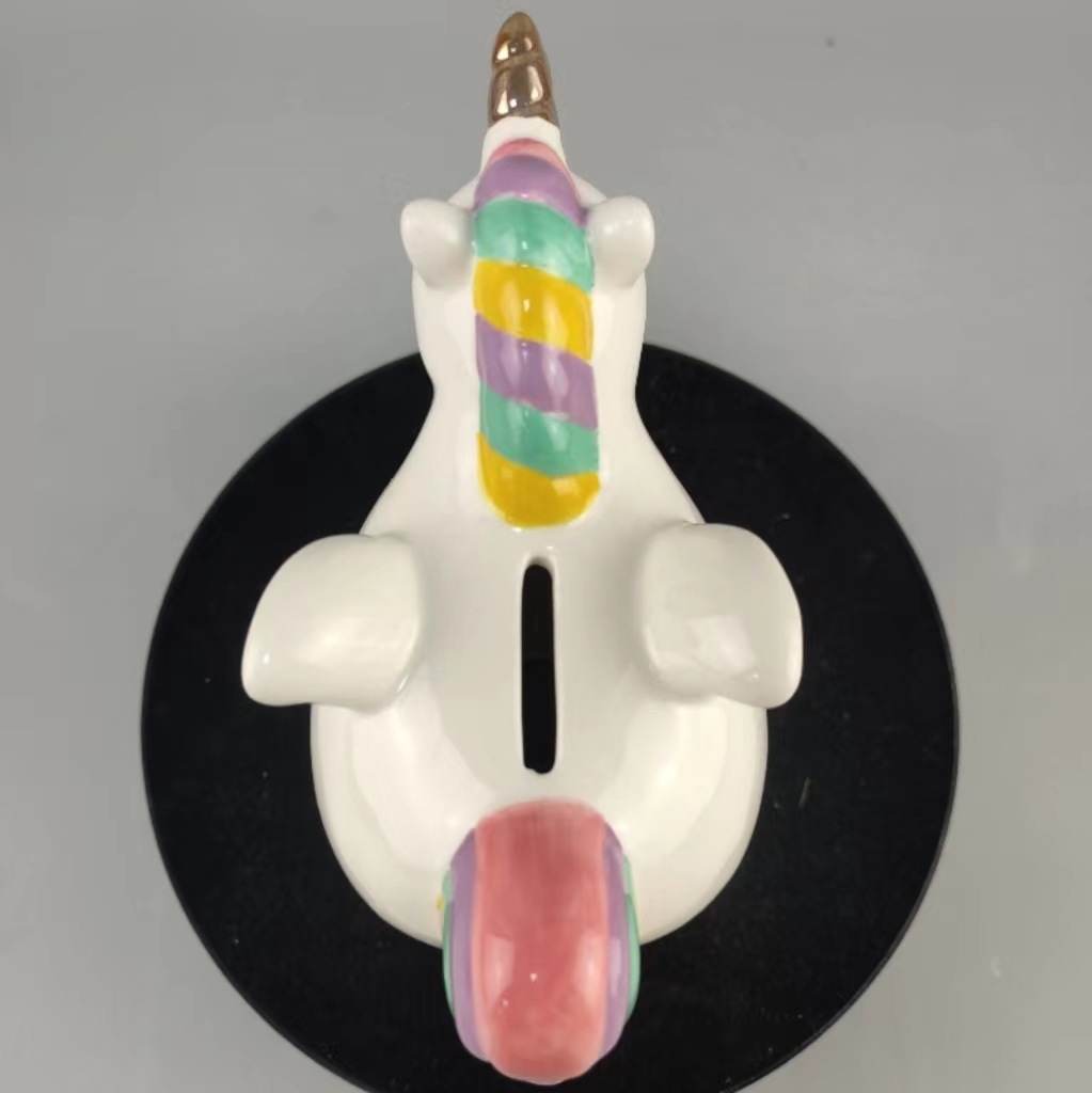 Unicornio de cerámica pintada europea creativa de dibujos animados para niños adorable depósito de decoración creativa para el hogar 1 de junio