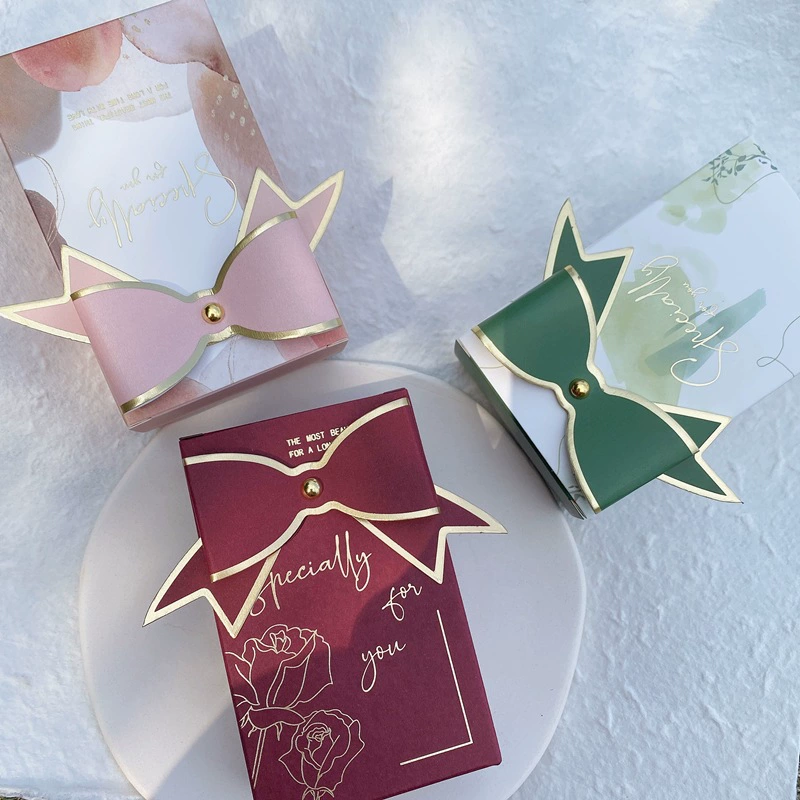 Свадебная коробка для конфет бордового цвета с золотым тиснением, свадебный мешочек для конфет, свадебная коробка для конфет в деревенском стиле, подарочная коробка для возвратных подарков, вмещает сигареты, в стиле лёгкой роскоши.