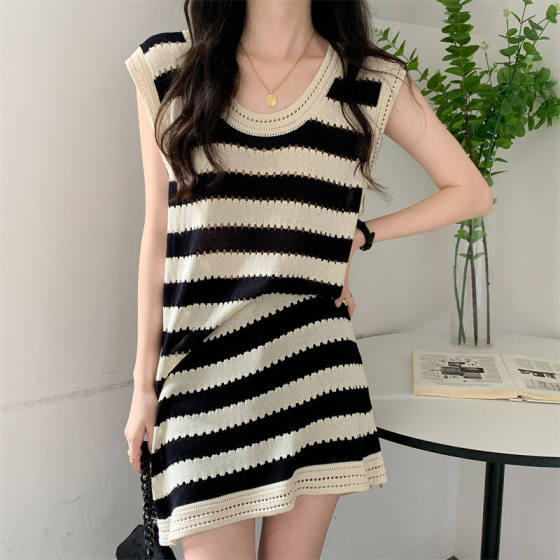 Pure Desire Niche Striped Knitted Vic Dress Women's Summer 2024 New Loose Slimming Sleeveless Hollow Dress