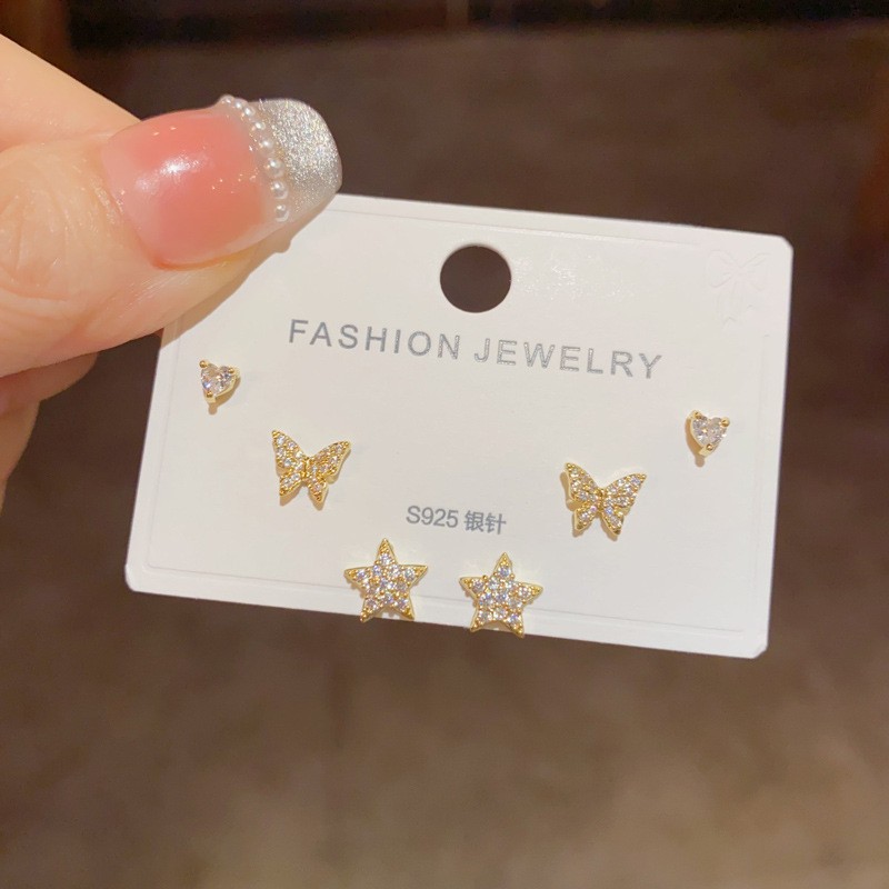 S925 aguja de plata micro incrustaciones de circón pendientes cortos pendientes de pelo corto japonés y coreano elegante todo-fósforo simple conjunto de tres piezas pendientes para las mujeres