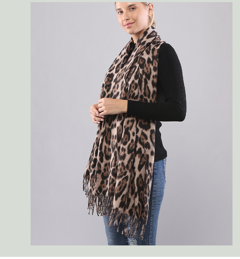 Women's Vintage Style Leopard Polyester Scarf display picture 4