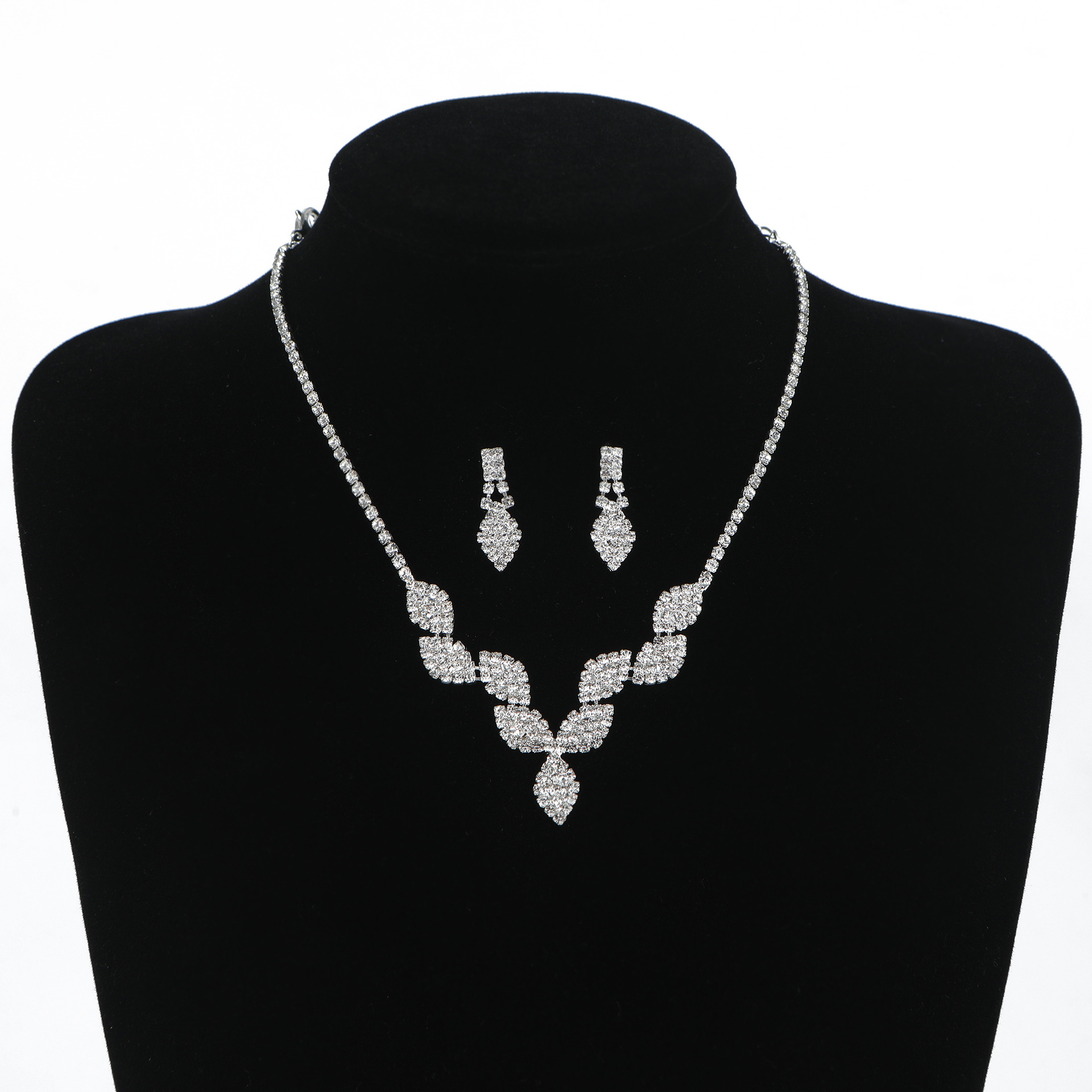Simple Style Classic Style Waves Rhinestone Inlay Rhinestones Women's Necklace display picture 2