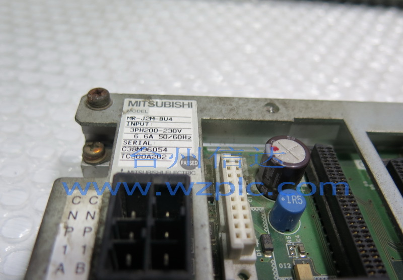 B024*三菱伺服底板MR-J2M-BU4 包好 现货